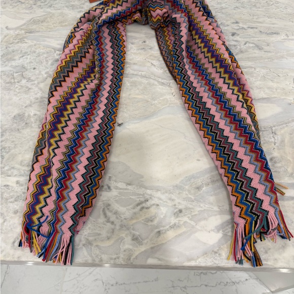 💕NWT Missoni Vibrant Zigzag poncho/ scarf - Picture 4 of 6
